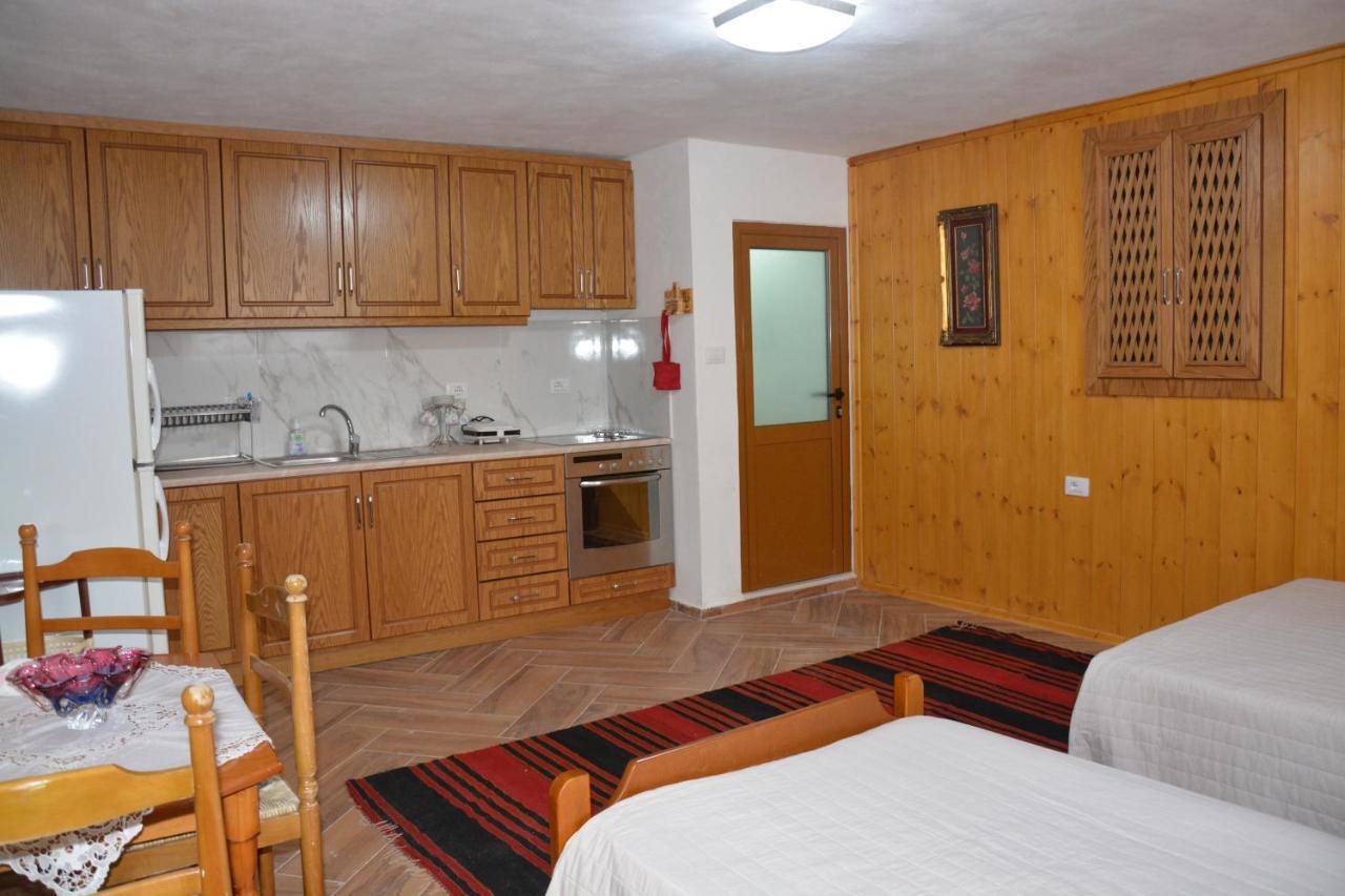 Guest house Memushi Gjirokastër Extérieur photo